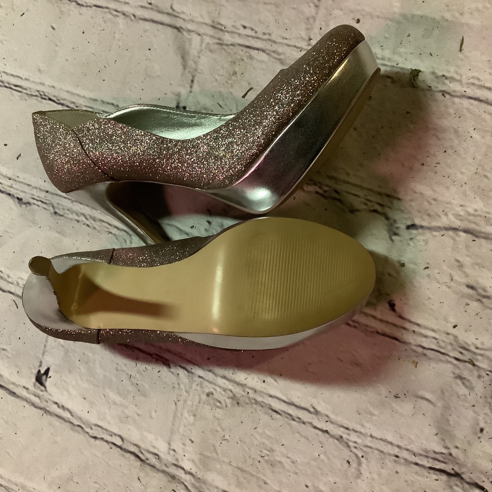 GUESS HIGH HEELS. SIZE 9 - Picture 5 of 5
